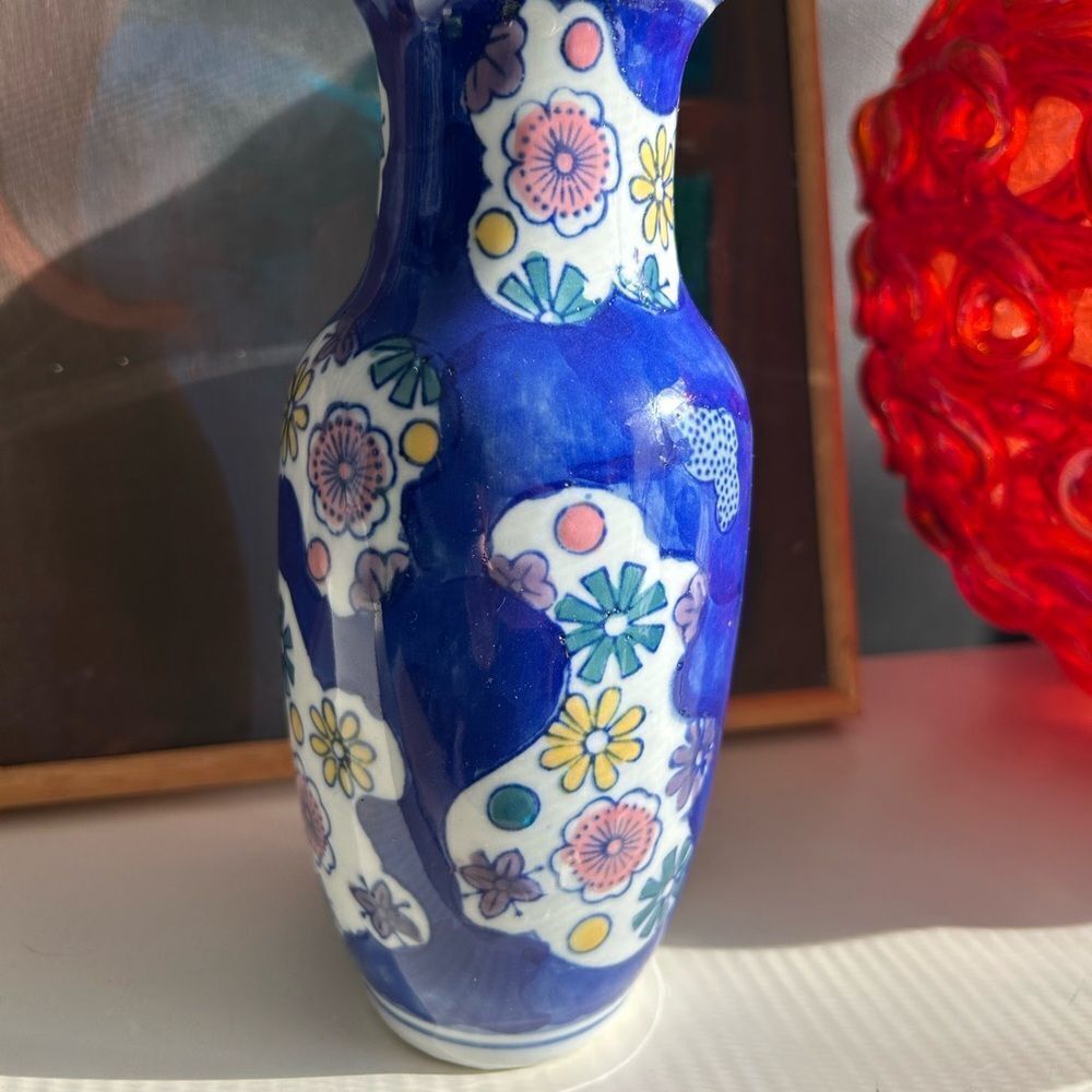 Vintage Dollarama Tall Shaped Flower Vase Blue / white - Picture 11 of 15